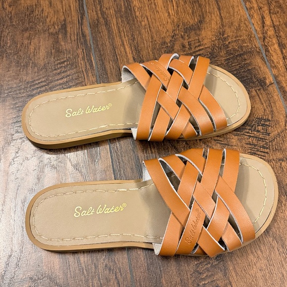 Women's Sandals, SaltWater Retro Slides, size 7 (BL) - Picture 4 of 6